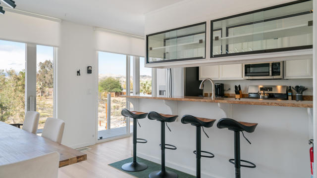 6946 Lennox Avenue, Yucca Valley CA: https://media.crmls.org/mediaz/ccc9dccc-b685-4413-aa51-4fbd80b60d5c.jpg