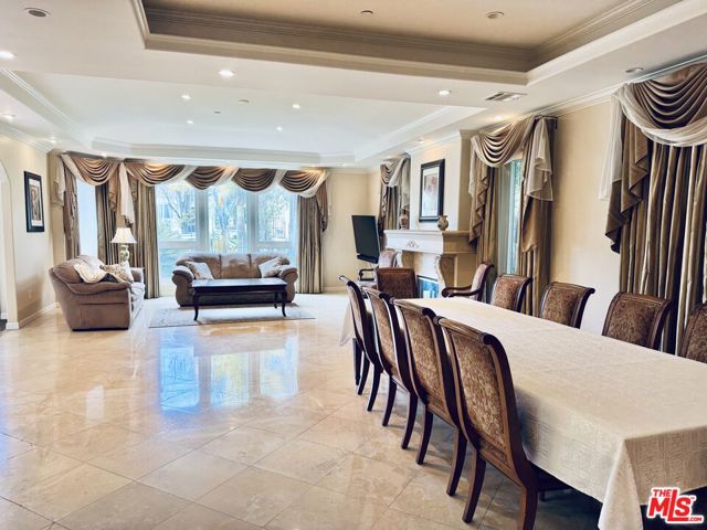 458 S Clark Drive, Beverly Hills CA: https://media.crmls.org/mediaz/ccca13c0-f218-4dea-8fee-cafbaacef239.jpg