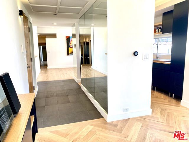 2237 S Bentley Avenue, Los Angeles CA: https://media.crmls.org/mediaz/ccca2e25-afd1-44b2-8756-e02544005ba3.jpg