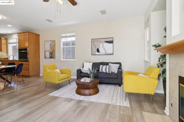 1838 Buck Mountain Ct, Antioch CA: https://media.crmls.org/mediaz/ccca5877-9a65-4342-9a9b-25ad9f149eeb.jpg