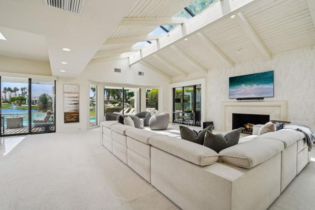 23 Park Lane, Rancho Mirage CA: https://media.crmls.org/mediaz/cccac39b-09a7-4f40-bb79-3a8c82b166d9.jpg