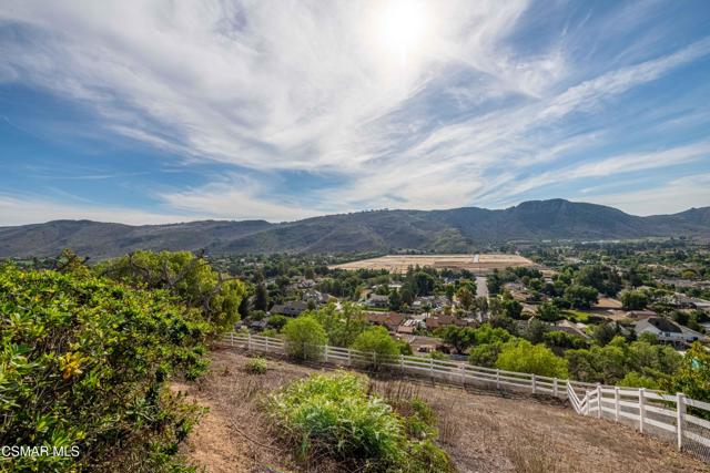 11300 Highridge Court, Camarillo CA: https://media.crmls.org/mediaz/cccb2ce2-a5fd-498f-90b5-a604f83e48d5.jpg