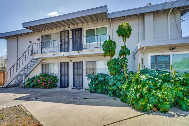 603 Beta Court, Campbell CA: https://media.crmls.org/mediaz/cccb3bb8-7ff0-4ebc-a739-edc8a0a2a5b1.jpg