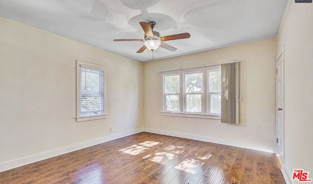 851 W 41st Drive, Los Angeles CA: https://media.crmls.org/mediaz/cccb88a5-64b7-4dda-9da7-123caa2c5bfa.jpg