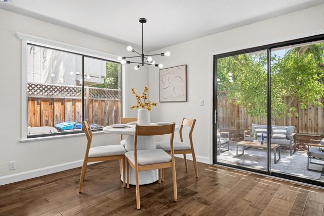 163 Gladys Ave, Mountain View CA: https://media.crmls.org/mediaz/cccc6976-e8e5-4580-b35c-e88115c02e83.jpg