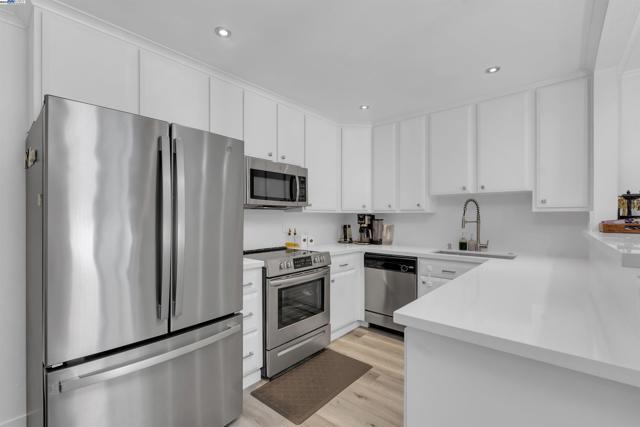 2500 Miramar Ave, Castro Valley CA: https://media.crmls.org/mediaz/ccccc045-1e8d-487c-bf63-eb5c6f3b894c.jpg