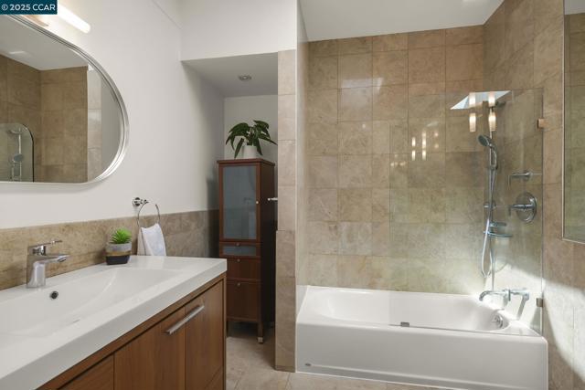 68 Terrace Rd, Walnut Creek CA: https://media.crmls.org/mediaz/ccccdcbe-57c5-4dde-9fdd-fd9cd875b4fa.jpg