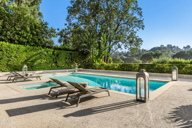 1240 Chateau Road, Pasadena CA: https://media.crmls.org/mediaz/cccd177a-6711-4089-a063-1339c478eabd.jpg