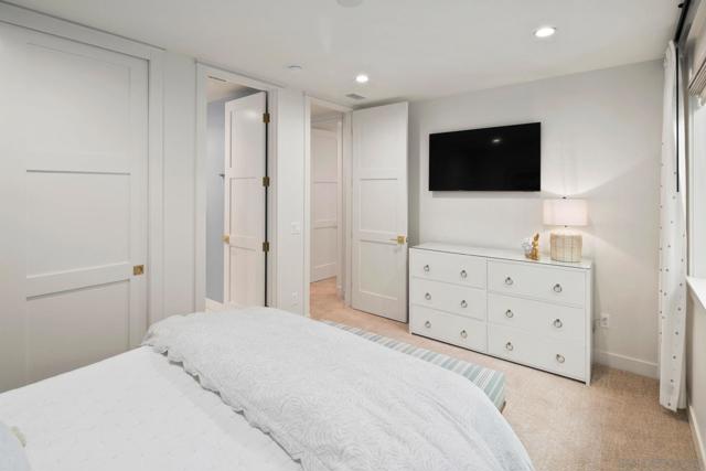 552 G Avenue, Coronado CA: https://media.crmls.org/mediaz/cccd1b87-e675-4afe-8b9b-1aa1973b27a8.jpg
