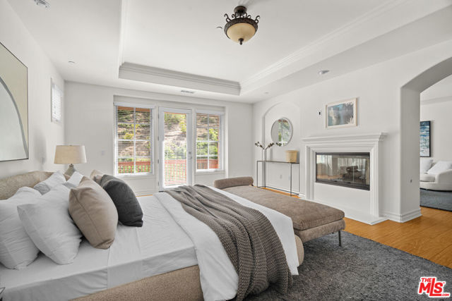 1772 Tamarack Street, Westlake Village CA: https://media.crmls.org/mediaz/cccd43ba-582a-49da-9159-831c38f2d559.jpg