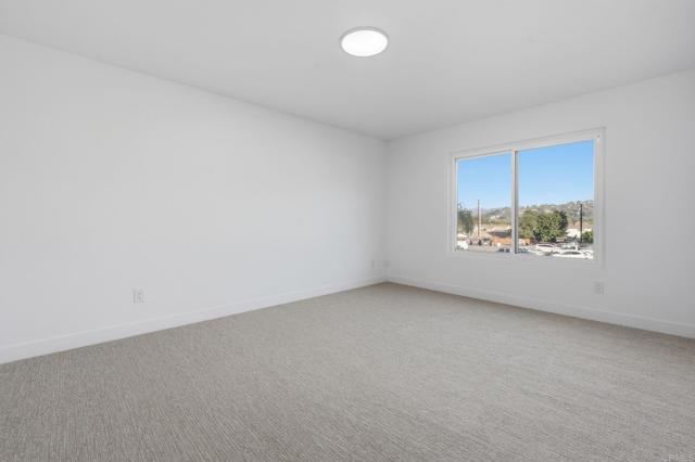 Detail Gallery Image 13 of 21 For 1043 Helix Village Dr, El Cajon,  CA 92020 - 3 Beds | 2/1 Baths