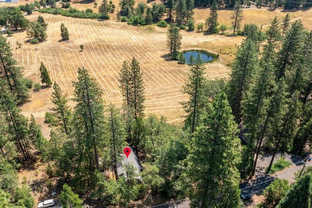 23875 Marshall Way, Twain Harte CA: https://media.crmls.org/mediaz/ccce6e3d-073d-40ec-b697-4fd289b9805e.jpg
