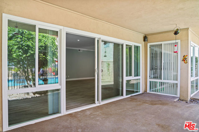 11860 Chandler Boulevard, Valley Village CA: https://media.crmls.org/mediaz/cccfb5e9-5a76-474d-ac16-3f0e87f2ca32.jpg