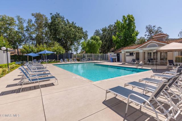 4826 Piedmont Drive, Oak Park CA: https://media.crmls.org/mediaz/cccffd27-4616-4cd9-8d40-6de8e21950ec.jpg