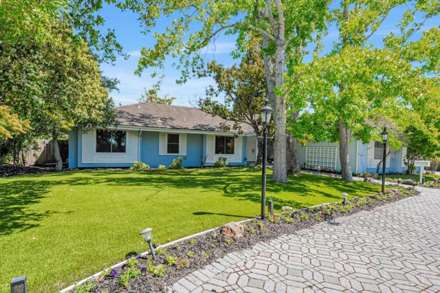 937 Parrott Drive, Hillsborough CA: https://media.crmls.org/mediaz/ccd13ff5-f024-49c0-a3ce-6d7bf15efccf.jpg