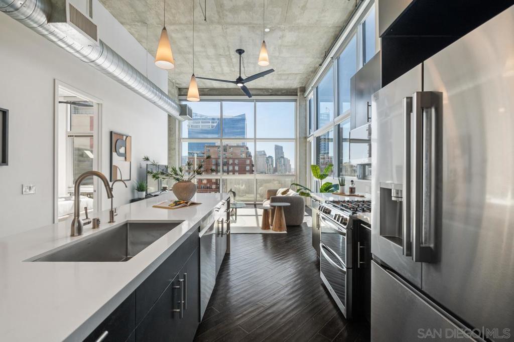 1025 Island Ave - photo 2