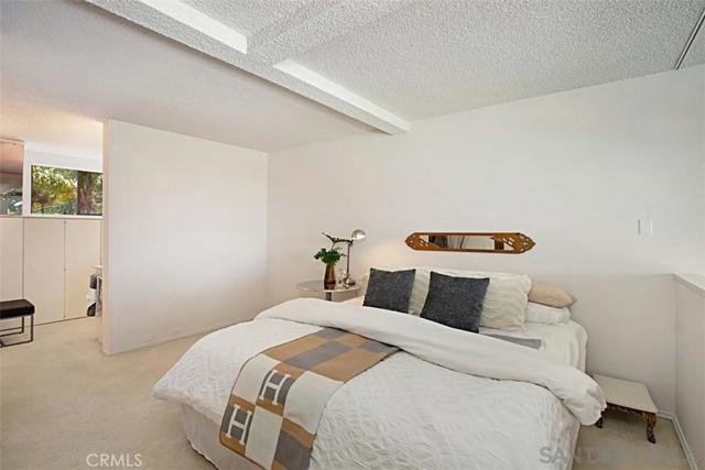 Image 10 of 18 For 2630 Torrey Pines Rd  E24