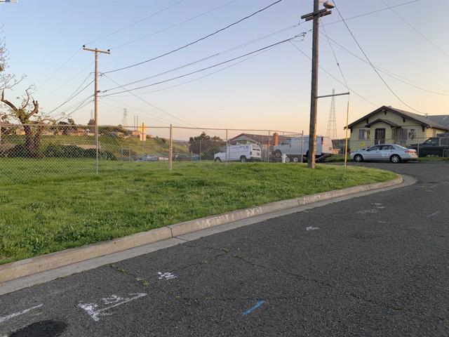 502 3rd. St., Vallejo CA: https://media.crmls.org/mediaz/ccd2adcb-65b4-4cad-8473-d53c03f3d3ae.jpg