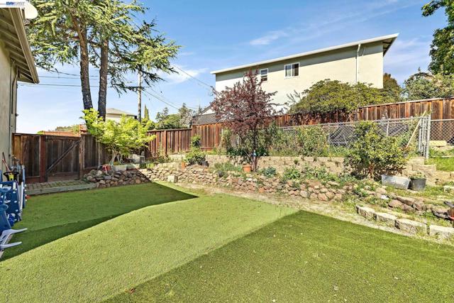 Image 21 of 26 For 17676 Garland Ct