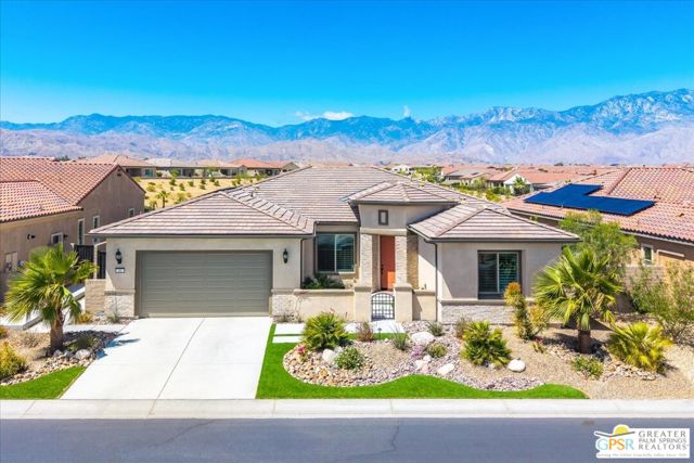61 Zinfandel, Rancho Mirage CA: https://media.crmls.org/mediaz/ccd2eaeb-aa2a-44f9-b519-3c97196c5002.jpg