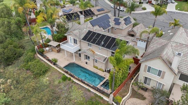 320 Crownview Ct, San Marcos CA: https://media.crmls.org/mediaz/ccd3263e-37cf-47f0-929d-5bb106bceb4f.jpg