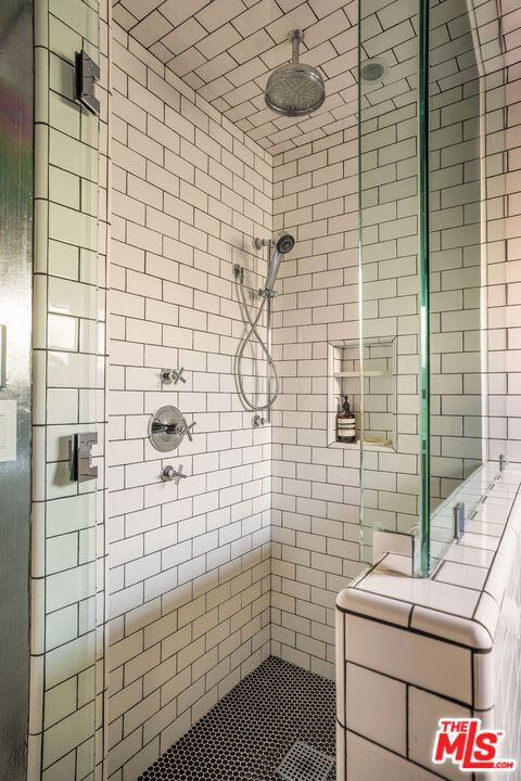 2137 Sunset Plaza Drive, Los Angeles CA: https://media.crmls.org/mediaz/ccd369fc-5a1a-4ca2-bd74-25dd8c409b97.jpg