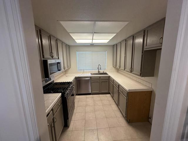 92 Frontier Trail Drive, San Jose CA: https://media.crmls.org/mediaz/ccd408ae-8b4b-46f5-98fa-218da71e2666.jpg