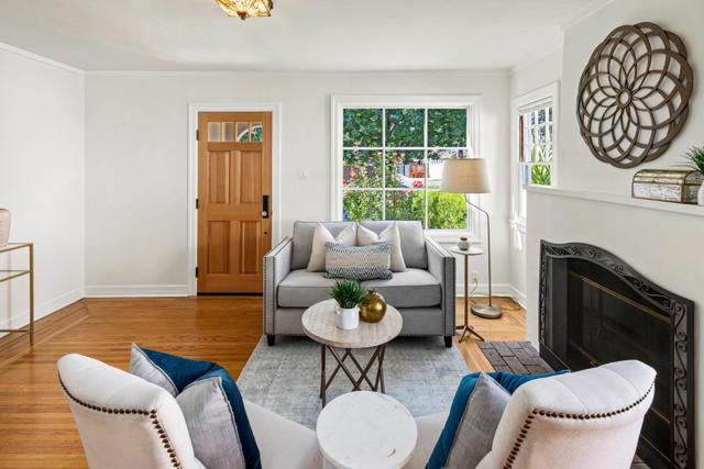 212 Gilbert Avenue, Menlo Park CA: https://media.crmls.org/mediaz/ccd44aac-d576-4503-93f6-9ea0c11754e2.jpg