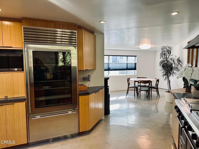 Detail Gallery Image 7 of 47 For 3551 Dixie Canyon Pl, Los Angeles,  CA 91423 - 4 Beds | 3/1 Baths