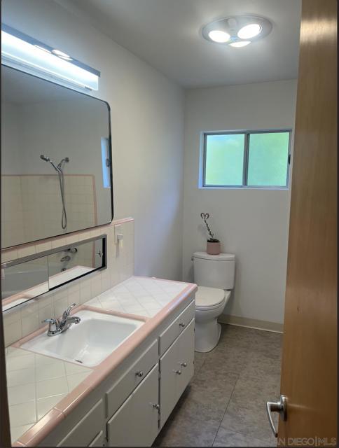 3958 Kenwood Dr, Spring Valley CA: https://media.crmls.org/mediaz/ccd495d3-c55a-48ee-95c9-46232a553898.jpg