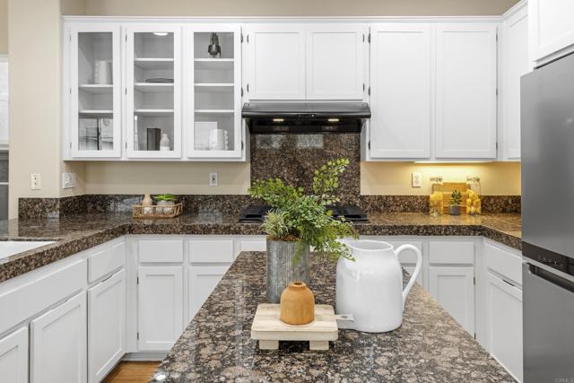 7040 Whitewater Street, Carlsbad CA: https://media.crmls.org/mediaz/ccd51831-7e5c-4238-9c48-5ff9e960102d.jpg