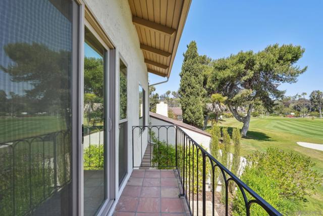 211 Via Osuna, Rancho Santa Fe CA: https://media.crmls.org/mediaz/ccd562cd-2a0d-4b3e-a023-d1f987fc14d3.jpg