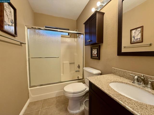320 N Villa Way, Walnut Creek CA: https://media.crmls.org/mediaz/ccd61d21-e1a6-428a-a4af-c7876fcaf386.jpg