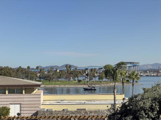 Detail Gallery Image 14 of 31 For 1820 Avenida Del Mundo #208,  Coronado,  CA 92118 - 2 Beds | 2 Baths