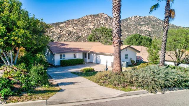 15720 Zeigler Court, Ramona CA: https://media.crmls.org/mediaz/ccd75346-fc6e-4444-a31f-8102ac75a873.jpg