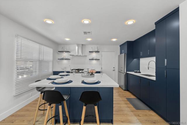 2702 Ridge View Dr, San Diego CA: https://media.crmls.org/mediaz/ccd7600b-c13d-4be6-96eb-3266d813d4f1.jpg