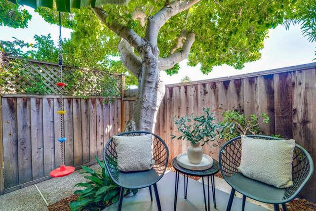 269 Bush Street, Mountain View CA: https://media.crmls.org/mediaz/ccd7fb74-c688-4e5f-92fa-3f690b4126f5.jpg