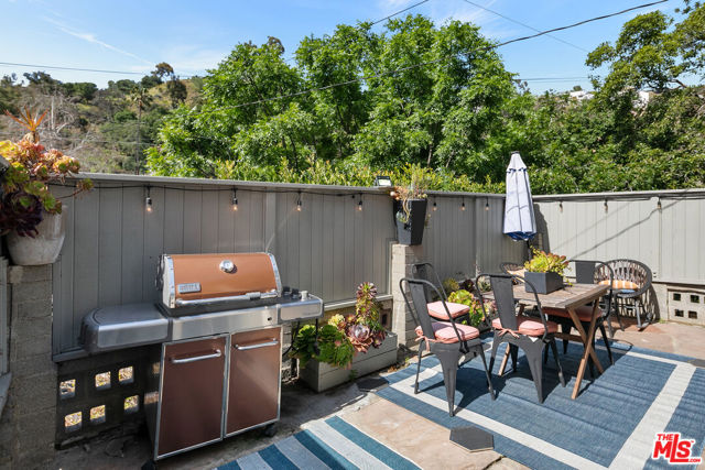 2059 Laurel Canyon Boulevard, Los Angeles CA: https://media.crmls.org/mediaz/ccd8d731-2041-4257-84fa-383e2792fc44.jpg