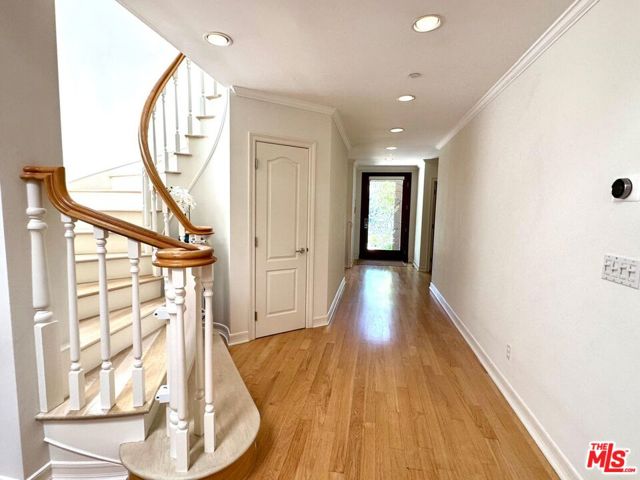 328 15th Street, Santa Monica CA: https://media.crmls.org/mediaz/ccd9a16c-3758-432d-bc57-ac01acd83393.jpg