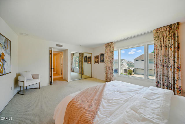 3121 Kingridge Way, Glendale CA: https://media.crmls.org/mediaz/ccd9be1c-b918-4a7f-baee-2739f88435c6.jpg