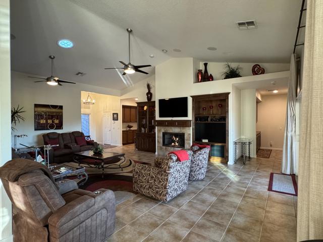 45187 Crystal Springs Drive, Indio CA: https://media.crmls.org/mediaz/ccd9bee7-a97f-408c-b23d-3ed004eb21c7.jpg