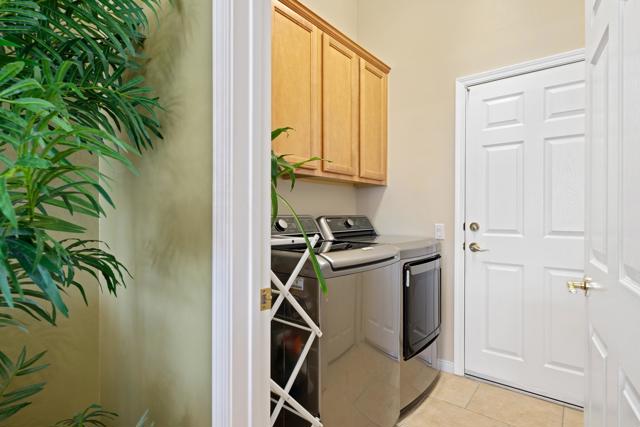 78795 Alliance Way, Palm Desert CA: https://media.crmls.org/mediaz/ccd9fd61-73a5-4f4f-a3da-12d3c57e3876.jpg
