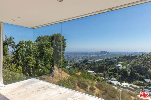 1853 Sunset Plaza Drive, Los Angeles CA: https://media.crmls.org/mediaz/ccda063c-fd02-4d39-bc12-0f3adf19493d.jpg
