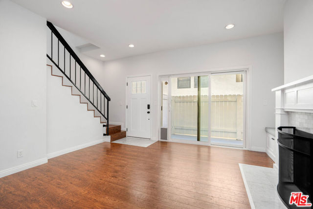 13948 Moorpark Street, Sherman Oaks CA: https://media.crmls.org/mediaz/ccda12fb-14ad-449c-87c3-311893b695af.jpg