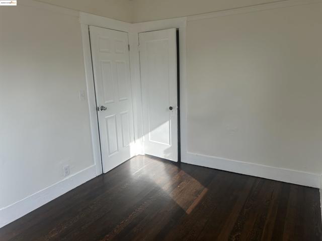 2618 E 20Th St, Oakland CA: https://media.crmls.org/mediaz/ccda2a4e-c4cb-494b-9c25-13688df78553.jpg
