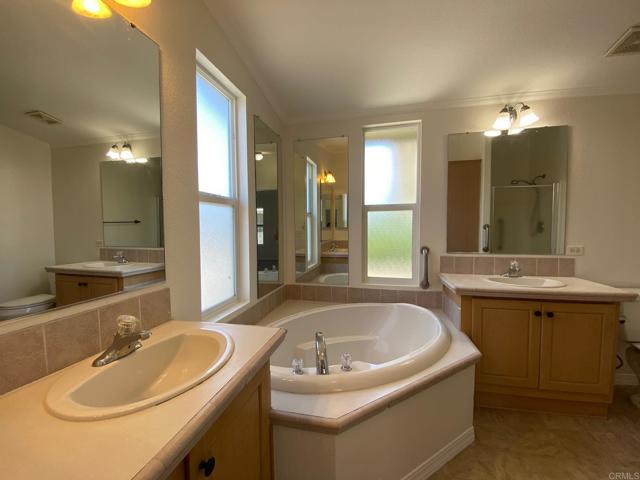 Detail Gallery Image 17 of 32 For 2130 Sunset Dr #142, Vista,  CA 92081 - 2 Beds | 2 Baths