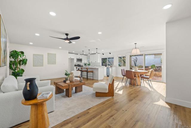 Detail Gallery Image 3 of 29 For 1839 Pamela Lane, Escondido,  CA 92026 - 3 Beds | 2 Baths