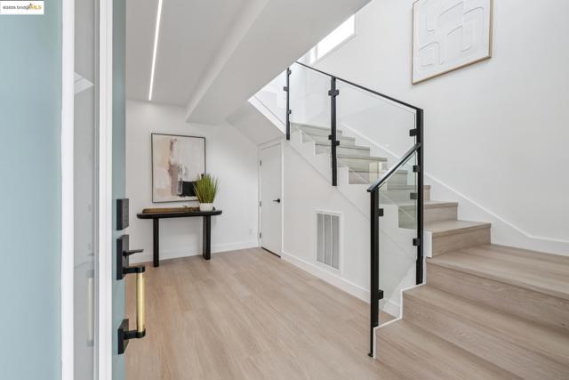1207 Cedar St, Berkeley CA: https://media.crmls.org/mediaz/ccda67aa-996f-4132-b9c2-c9a2c0aa1ec5.jpg