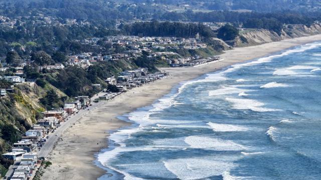 110 Lloyd Court, Aptos CA: https://media.crmls.org/mediaz/ccda6b16-e0cf-46ee-a083-f5e42840d0e1.jpg