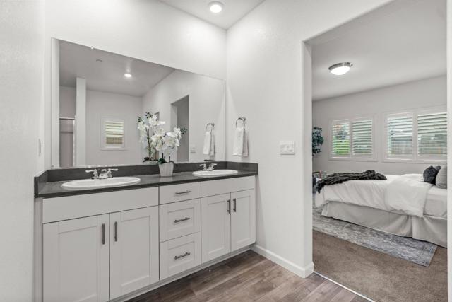 1340 Crimson Place, Manteca CA: https://media.crmls.org/mediaz/ccdcfb69-9640-469c-a7b0-5b917669467b.jpg